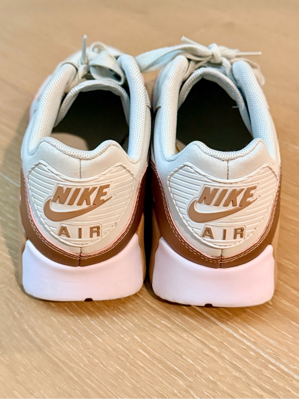 Nike Airmax Women's Sneakers in White and Bronze - Picture 3 of 4